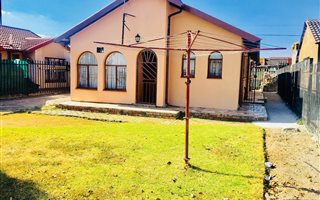 3 Bedroom House in Embalenhle