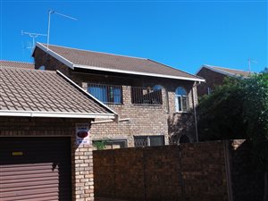 2 Bed Townhouse in Doornpoort and surrounds