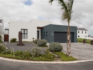 4 Bed House in Amandelsig