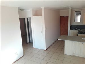2 Bedroom Apartment in Rooihuiskraal