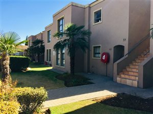 3 Bed Apartment in Klipfontein View