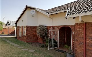 5 Bedroom House in The Reeds