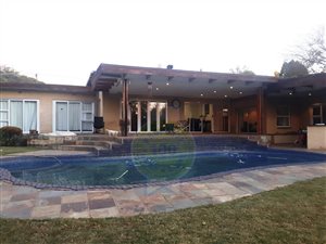 5 Bed House in Beverley Gardens