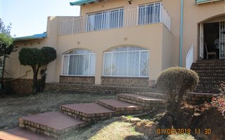 8 Bedroom House in Winchester Hills