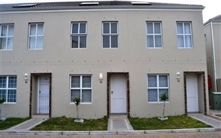 2 Bedroom Townhouse in De Zoete Inval
