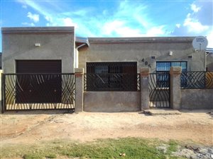 2 Bed House in Duduza