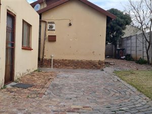 2 Bed House in Olievenhoutbosch
