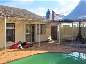 4 Bed House in Ottery