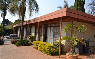 7.5 Bedroom House in Weavind Park