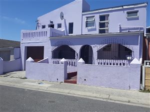 5 Bed House in Rocklands
