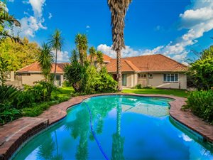 5 Bed House in Parkdene