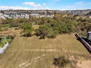 2602 m² Land available in Waterfall Country Estate