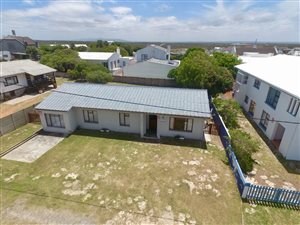 4 Bed House in Arniston