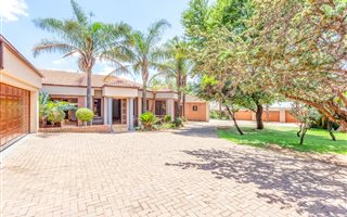 5 Bedroom House in Poortview