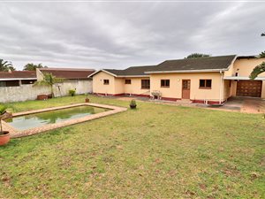 4 Bed House in Birdswood