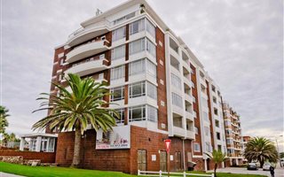 2 Bedroom Apartment in Humewood