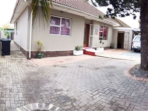 3 Bed House in Belmont Park