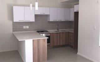 Bachelor apartment in Linbro Park