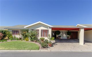 4 Bedroom House in Paarl Central East