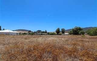 744 m² Land available in Redelinghuys