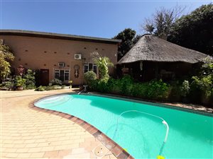 11 Bed House in Panorama