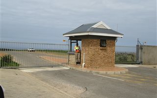 1300 m² Land available in Mossel Bay Central
