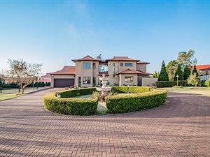 4 Bed House in Grootfontein Estate
