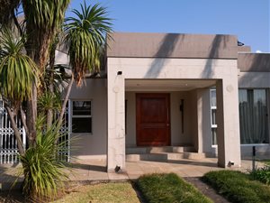 3 Bed House in Aviary Hill