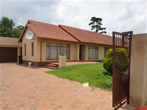 4 Bed House in Dersley