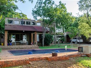 5 Bed House in Florauna