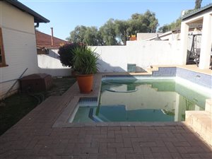 3 Bed House in Kensington