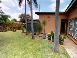 4 Bed House in Tileba
