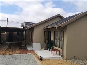 Studio Apartment in Bramley View
