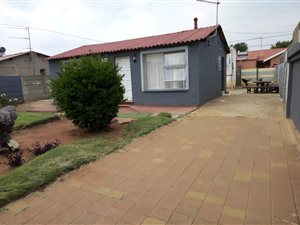 3 Bed House in Eldorado Park