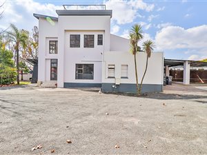 710 m² Office Space in Highlands North