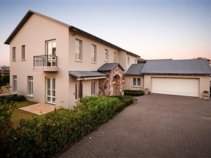 4 Bed House in Waterfall Country Estate