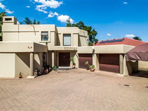 4 Bed House in Waterkloof Park