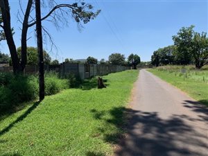 8565 m² Land available in Raslouw