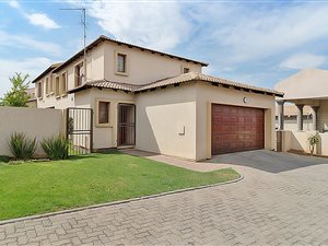 3 Bed Townhouse in Country View