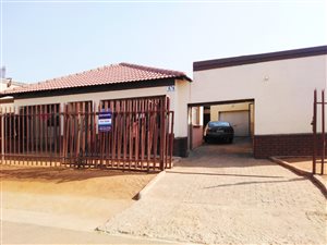 3 Bed House in Ebony Park
