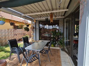 3 Bed House in Rose Acres Estate