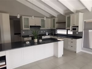 3 Bed House in Langebaan Country Estate