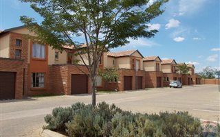 3 Bedroom Duplex in Lephalale (Ellisras)