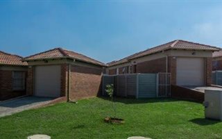 2 Bedroom House in Thatch Hill Estate