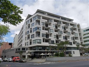 3 Bed Apartment in Claremont Upper