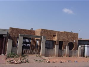 2 Bed House in Ngema