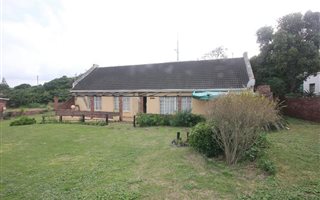3 Bedroom House in Oyster Bay