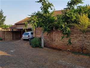 2 Bed Townhouse in Hennopspark