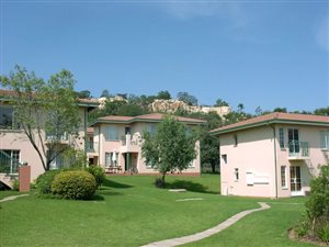 2 Bed Apartment in Boskruin