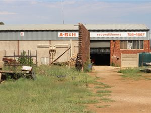 7479 m² Industrial space in Uraniaville
